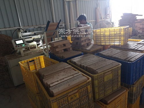 钻德快木柄加工机 方形木柄机 木腿刨削木机 运行稳定,操作简单,通俗易懂,一键转换产品样式,省时省力,低热低噪音,普通工人即可操作